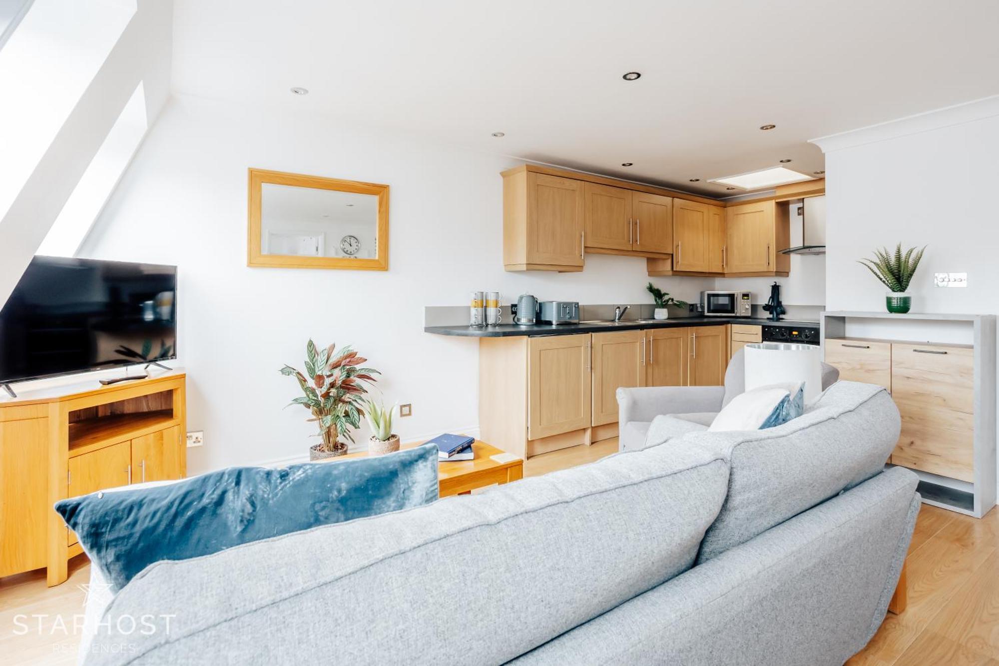 Central 3 Bed Apartment At Regents Court, Newbury Newbury  Eksteriør bilde